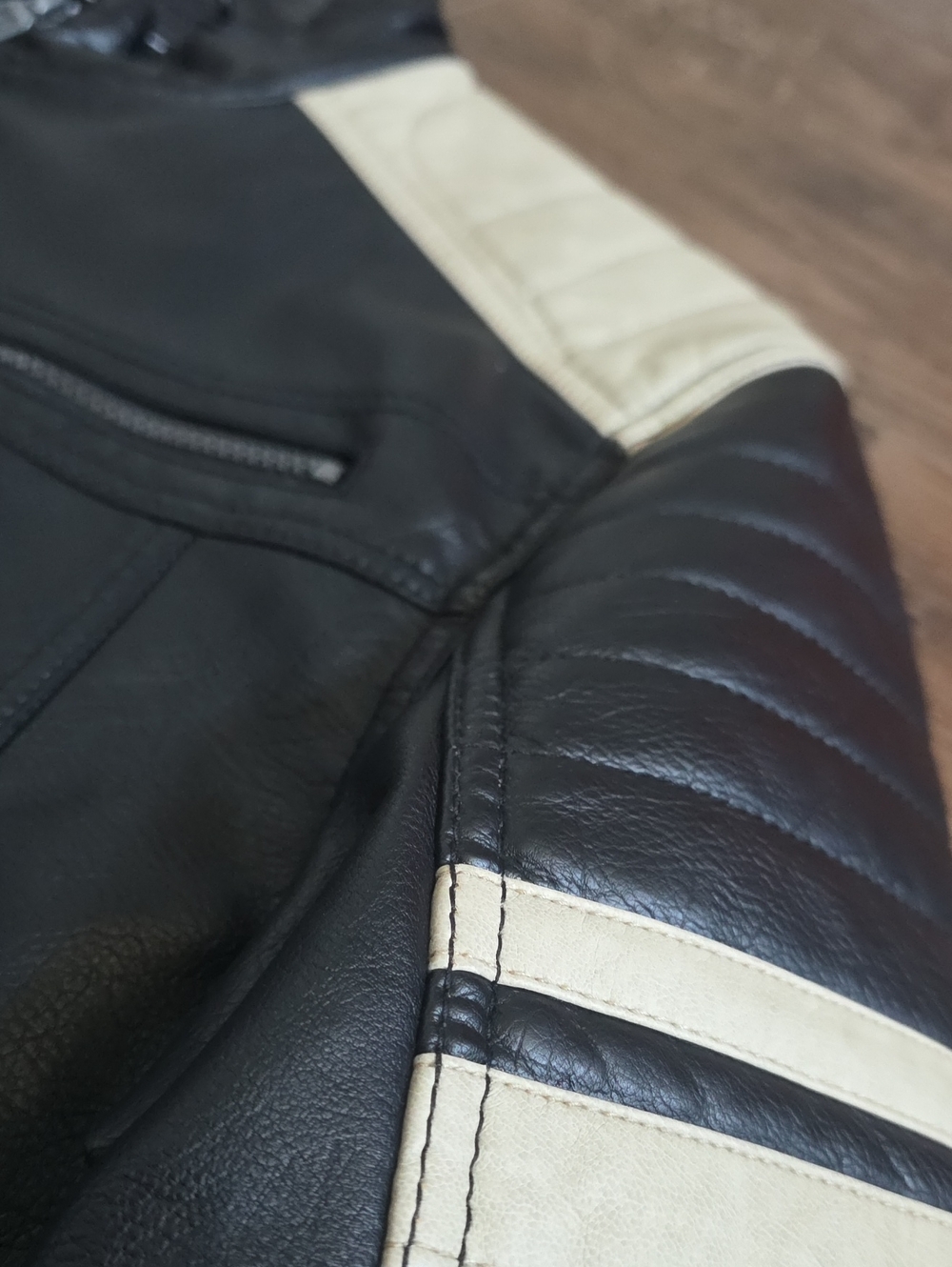 Hard EDGE•  Black Leather Motorcycle Jacket with Cream Shoulder Accents - Picture 9 of 11